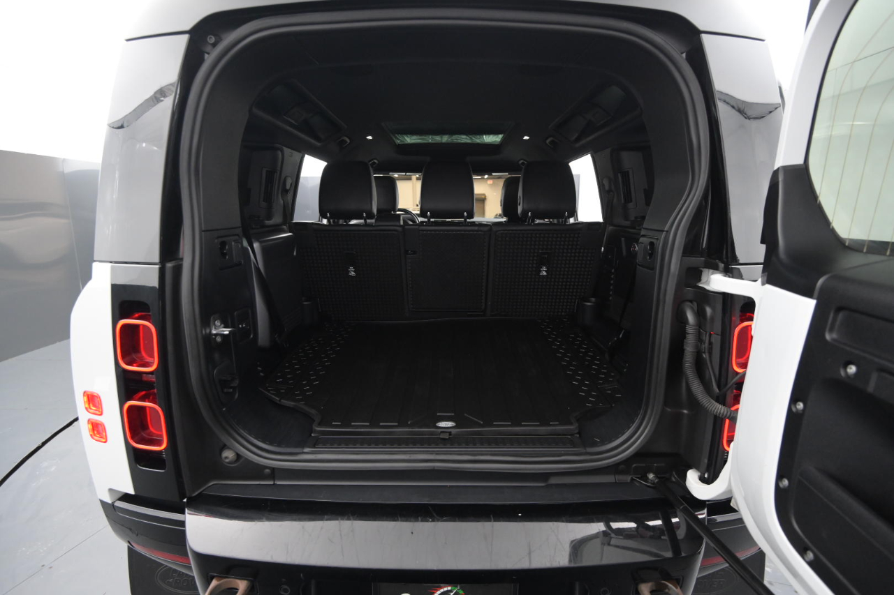 Land Rover Defender 110 X-Dynamic SE AWD 2023