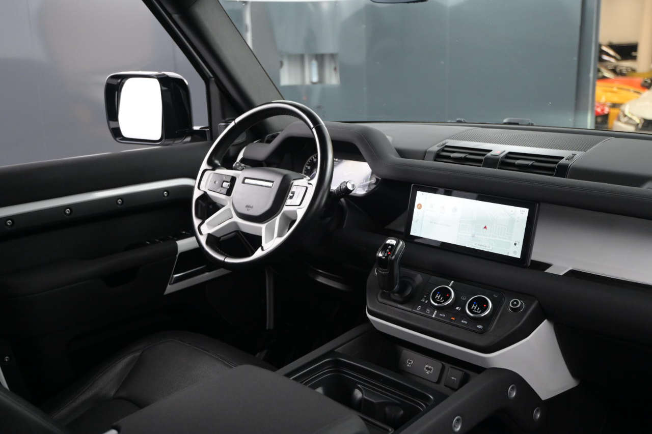 Land Rover Defender 110 X-Dynamic SE AWD 2023