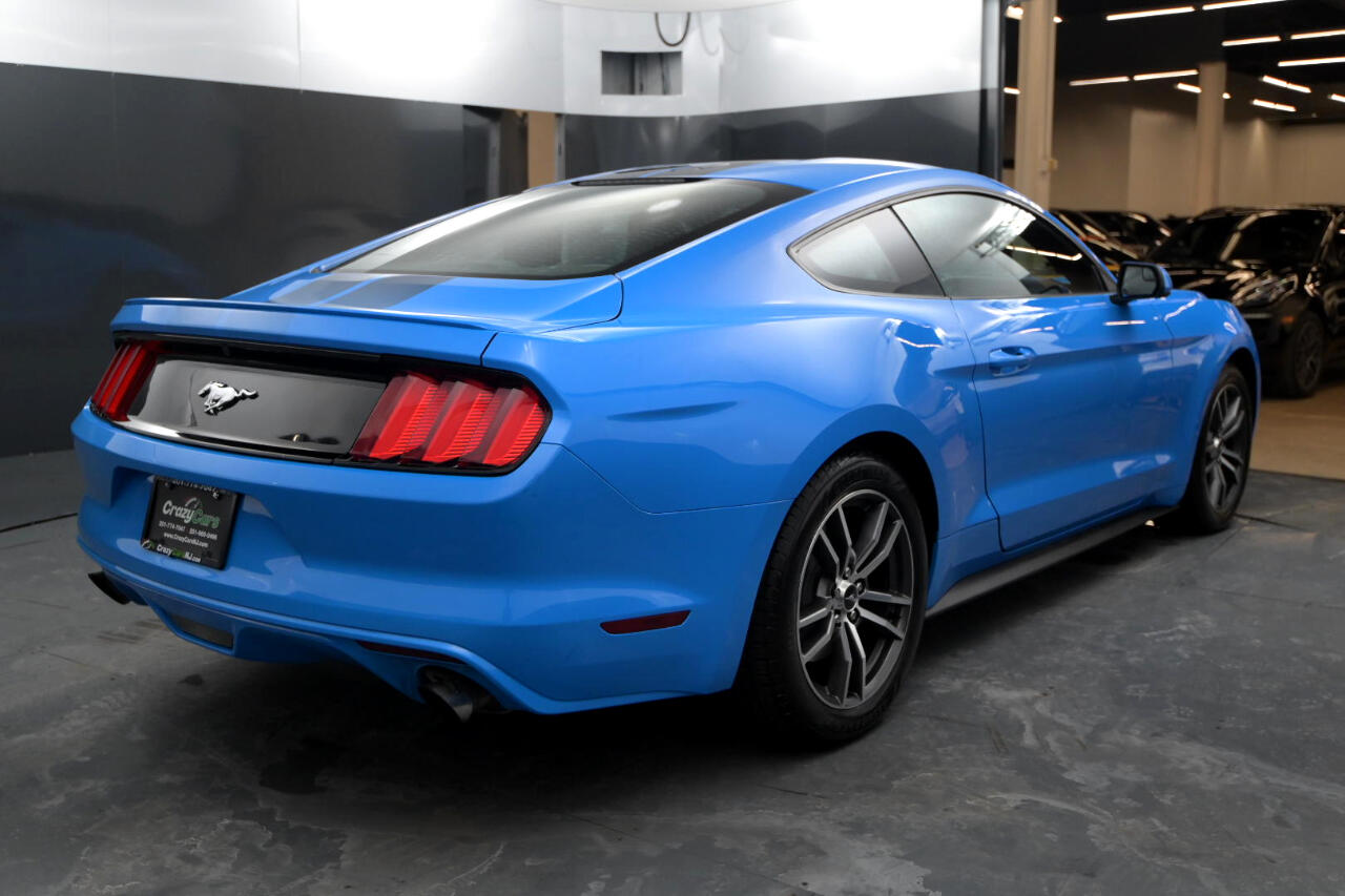 Ford Mustang EcoBoost Fastback 2017