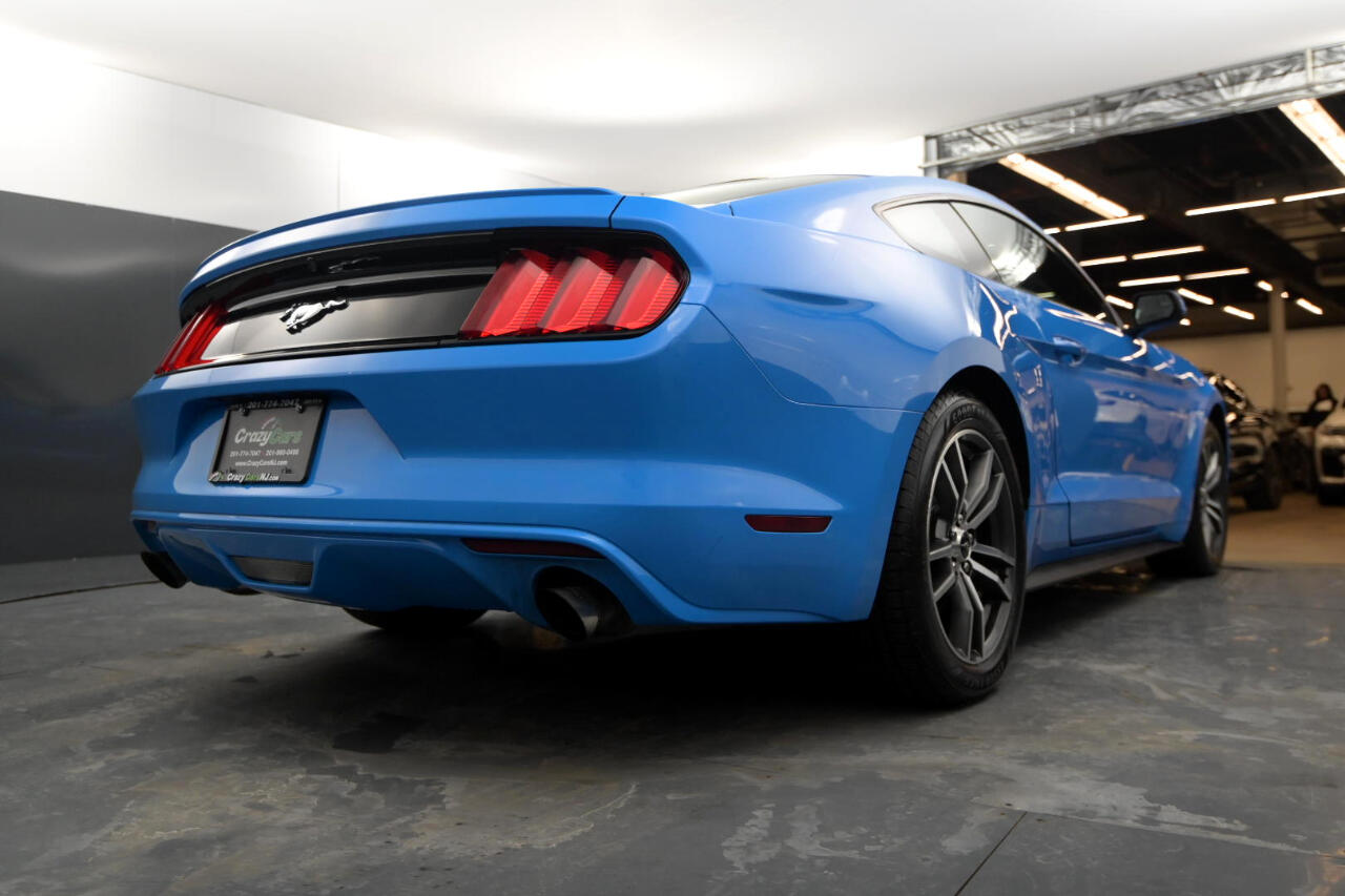 Ford Mustang EcoBoost Fastback 2017