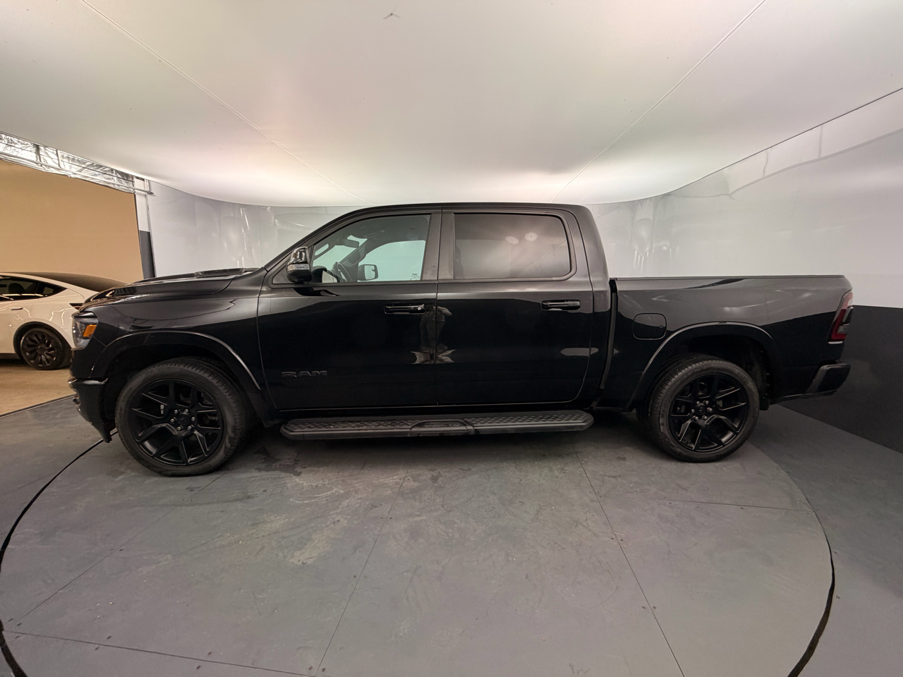 RAM 1500 Laramie 4x4 Crew Cab 5'7" Box 2022