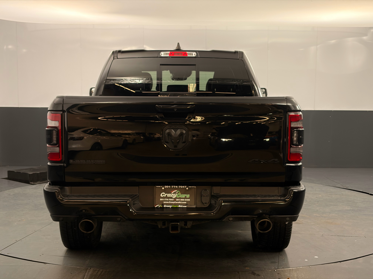 RAM 1500 Laramie 4x4 Crew Cab 5'7" Box 2022