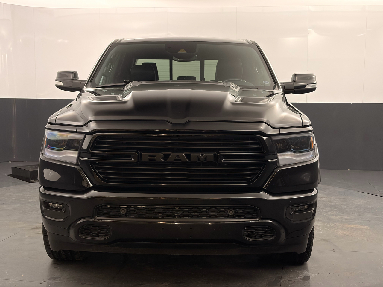 RAM 1500 Laramie 4x4 Crew Cab 5'7" Box 2022