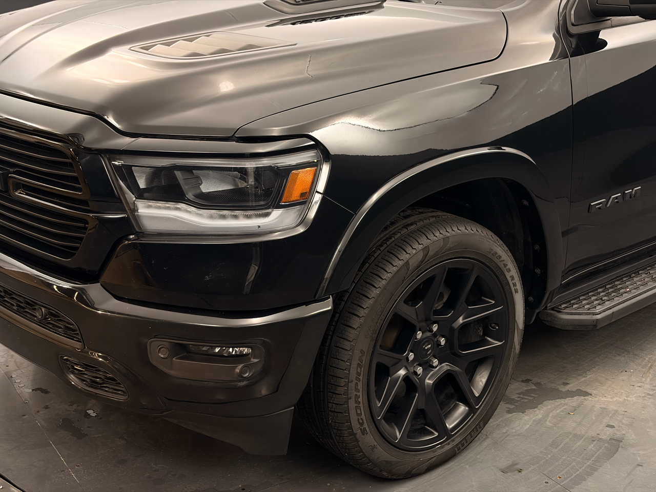 RAM 1500 Laramie 4x4 Crew Cab 5'7" Box 2022