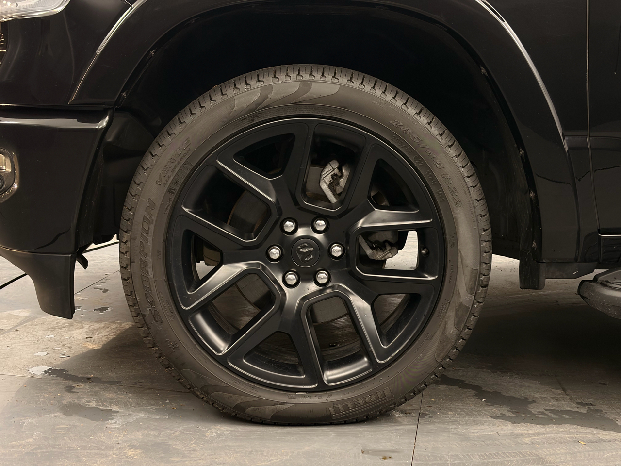 RAM 1500 Laramie 4x4 Crew Cab 5'7" Box 2022