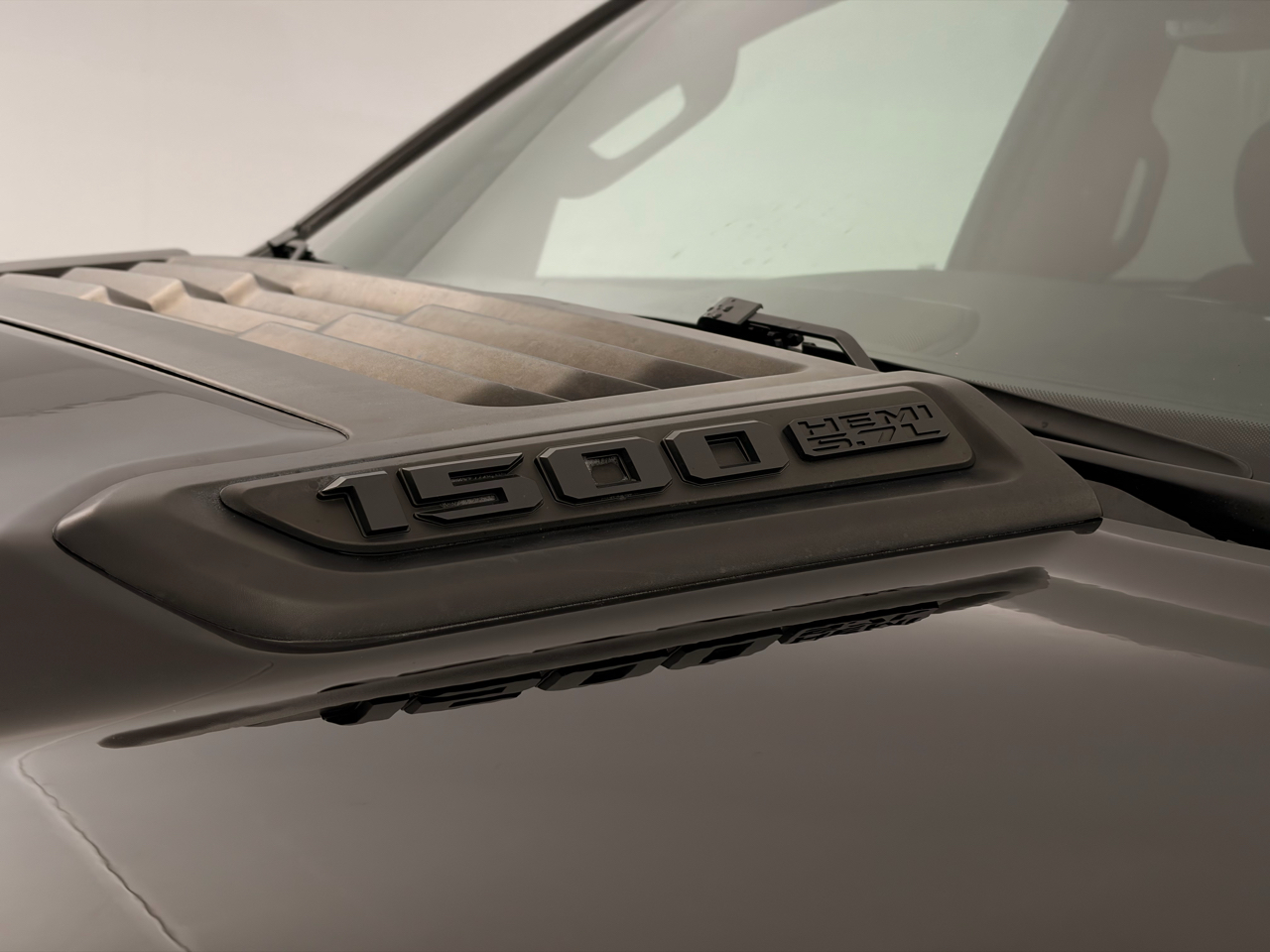 RAM 1500 Laramie 4x4 Crew Cab 5'7" Box 2022