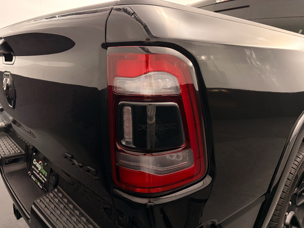 RAM 1500 Laramie 4x4 Crew Cab 5'7" Box 2022