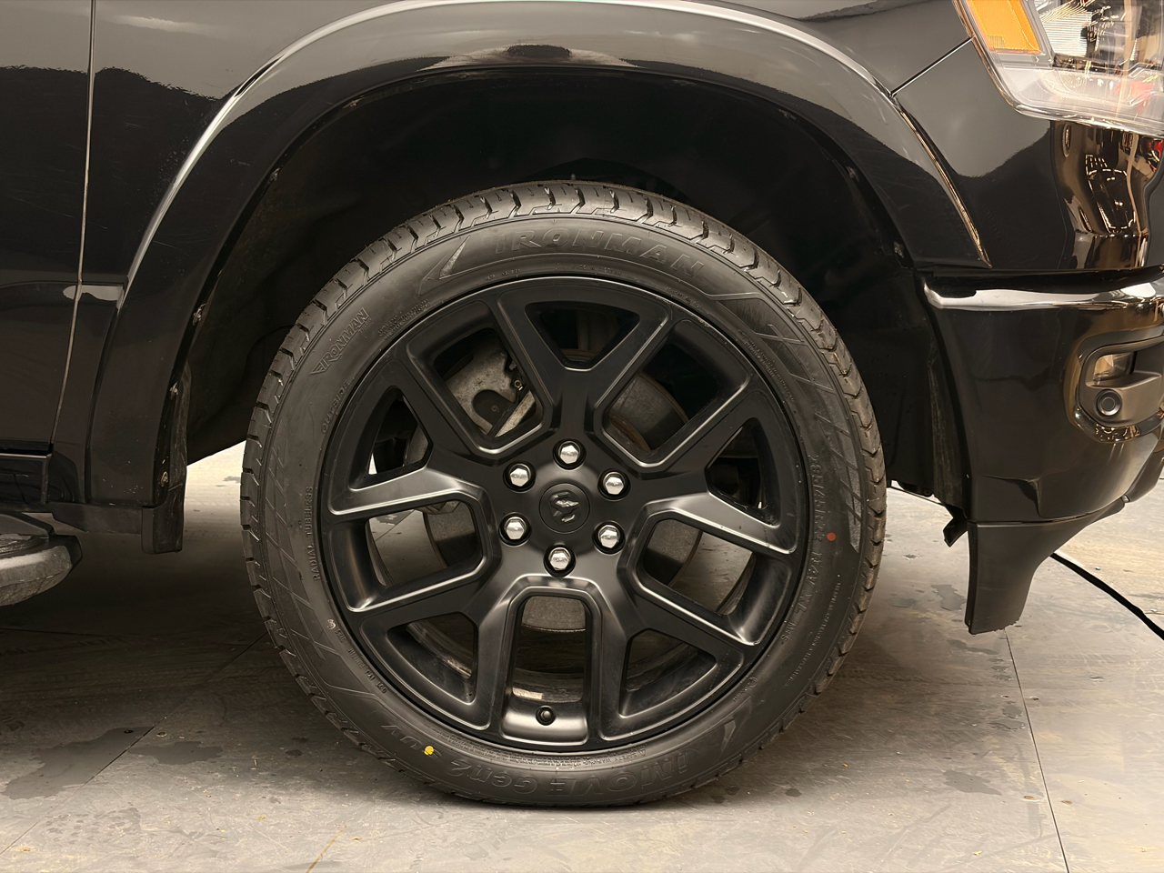 RAM 1500 Laramie 4x4 Crew Cab 5'7" Box 2022