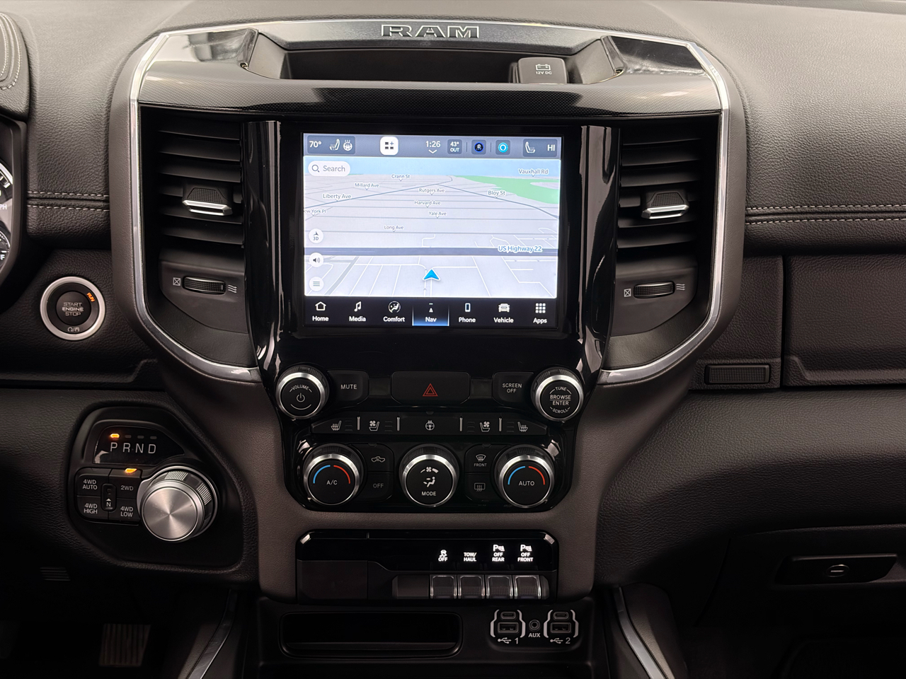 RAM 1500 Laramie 4x4 Crew Cab 5'7" Box 2022