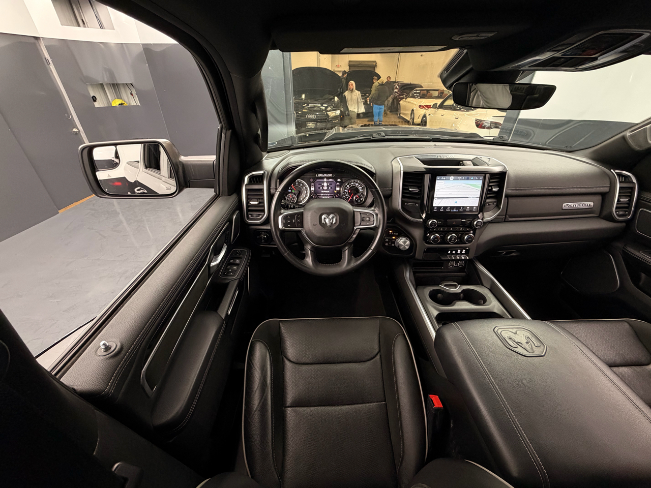 RAM 1500 Laramie 4x4 Crew Cab 5'7" Box 2022