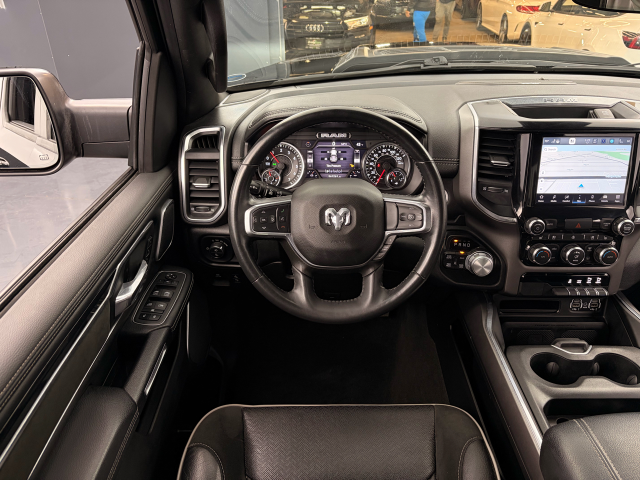 RAM 1500 Laramie 4x4 Crew Cab 5'7" Box 2022
