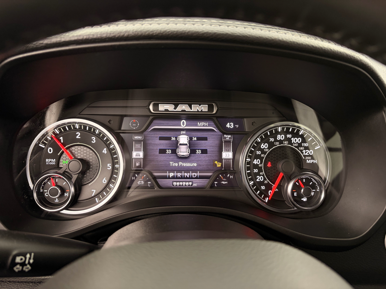 RAM 1500 Laramie 4x4 Crew Cab 5'7" Box 2022