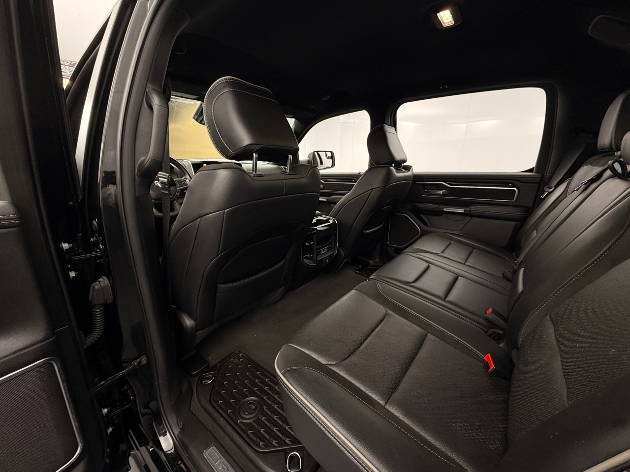 RAM 1500 Laramie 4x4 Crew Cab 5'7" Box 2022