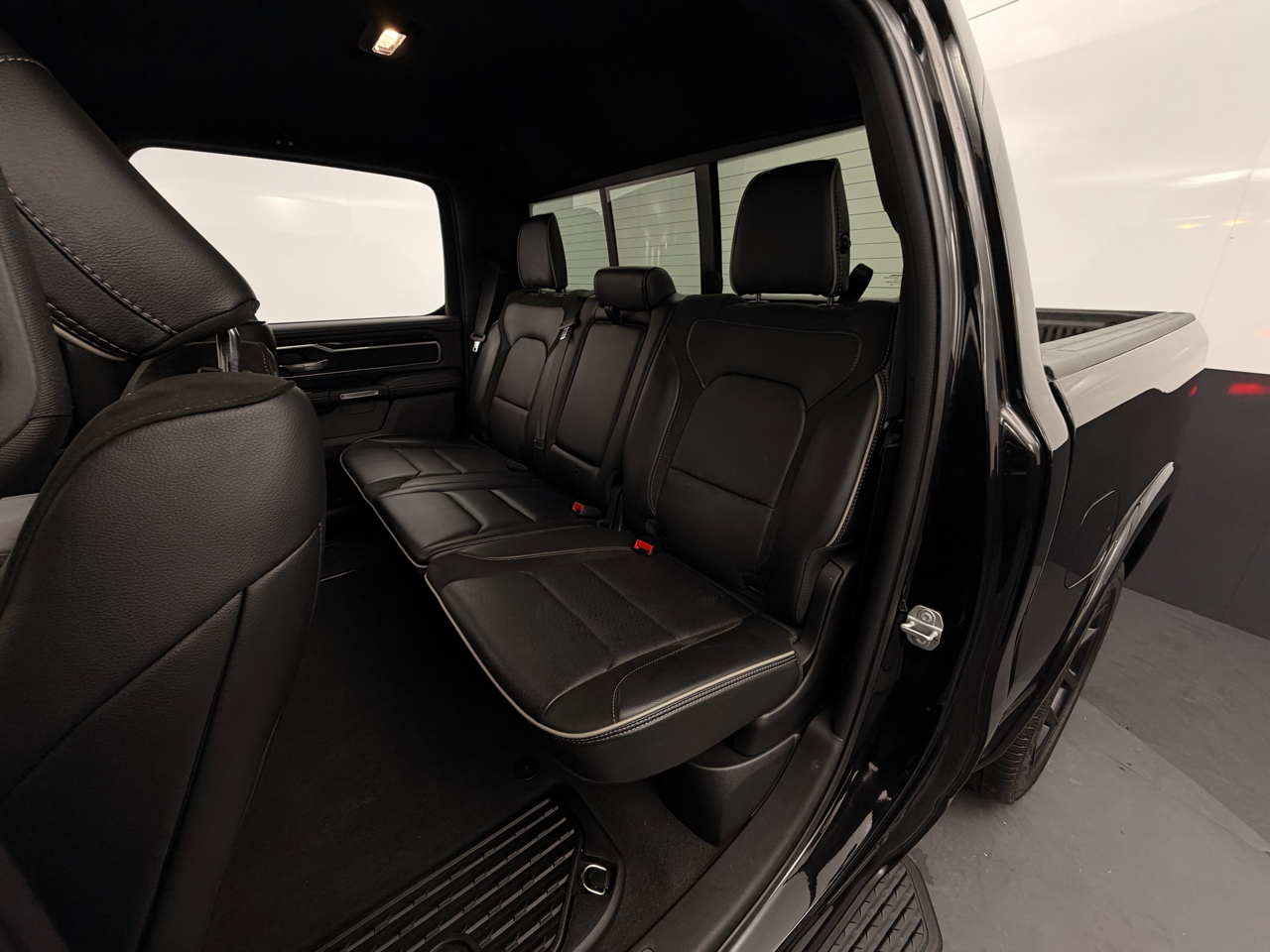 RAM 1500 Laramie 4x4 Crew Cab 5'7" Box 2022