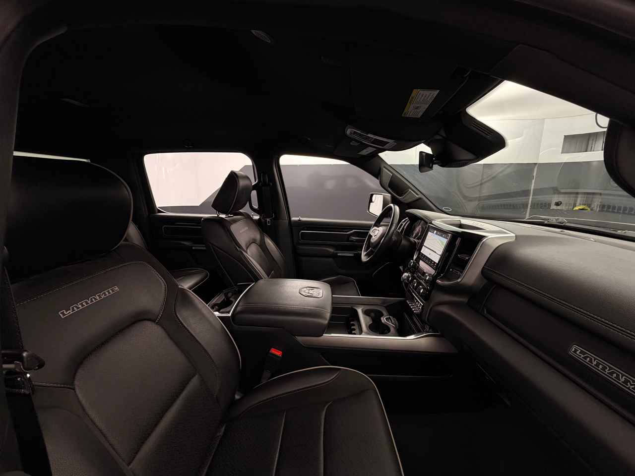 RAM 1500 Laramie 4x4 Crew Cab 5'7" Box 2022