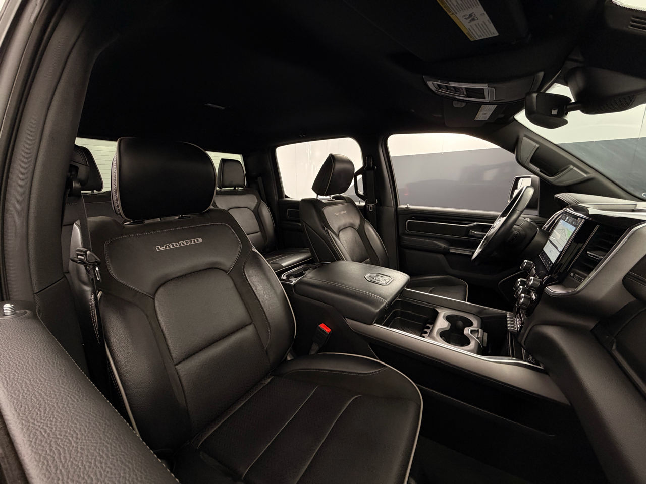 RAM 1500 Laramie 4x4 Crew Cab 5'7" Box 2022