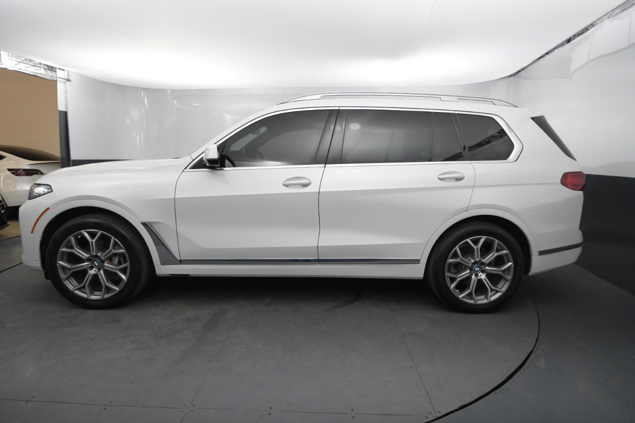 BMW X7 xDrive40i Sports Activity Vehicle 2020