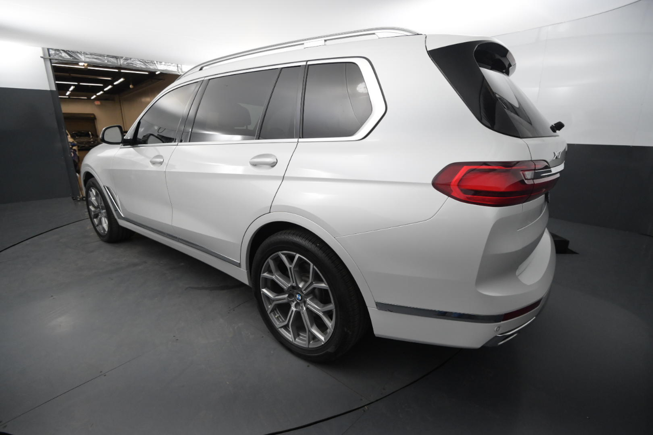 BMW X7 xDrive40i Sports Activity Vehicle 2020