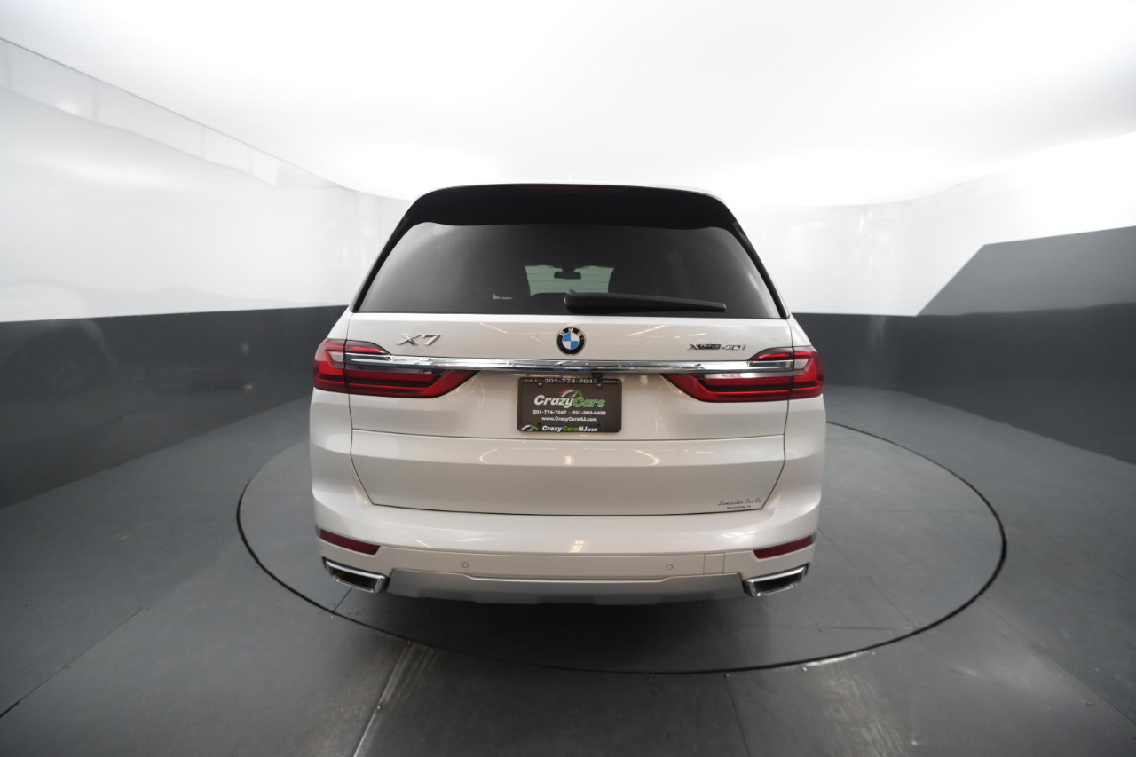 BMW X7 xDrive40i Sports Activity Vehicle 2020