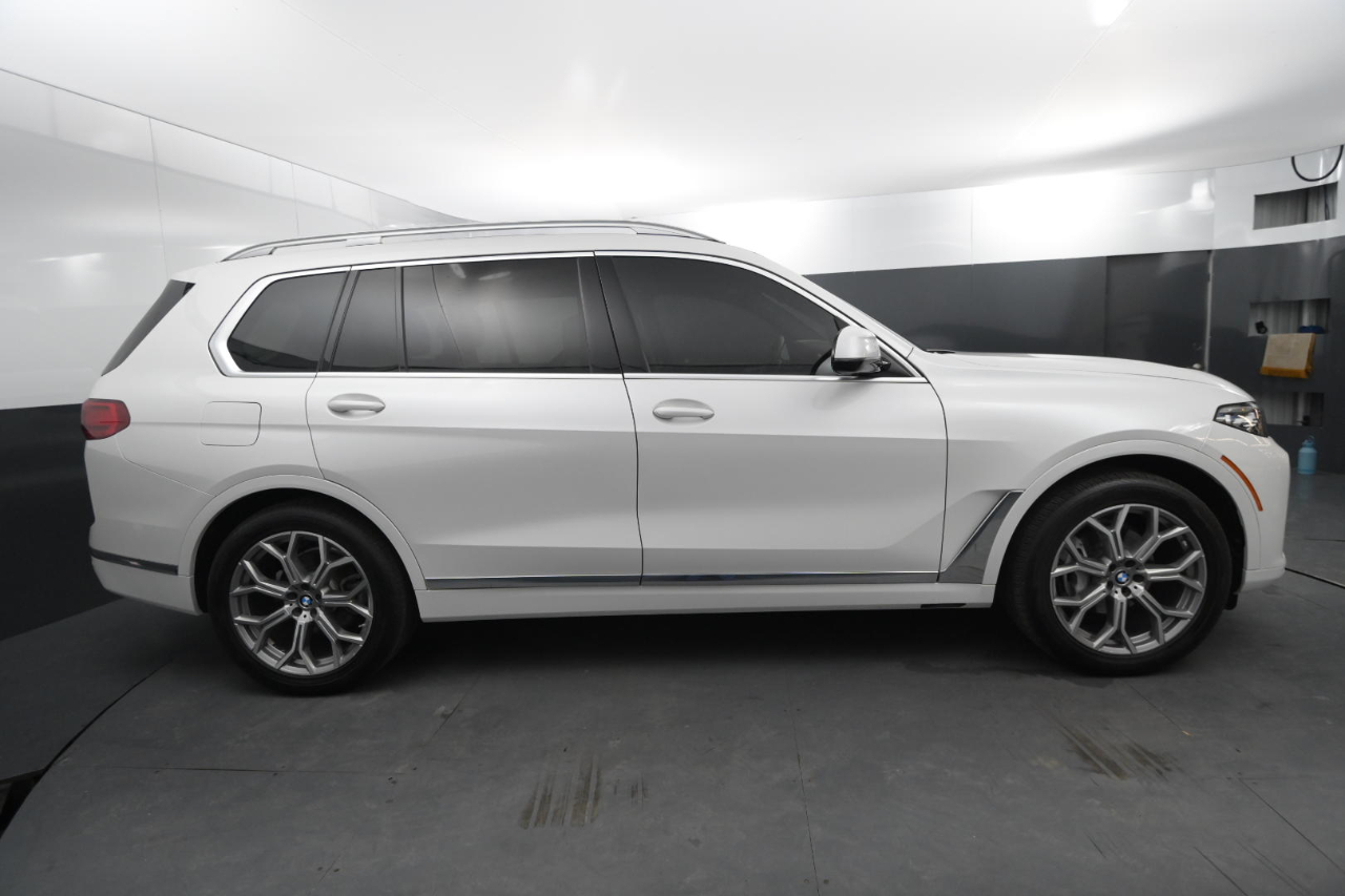 BMW X7 xDrive40i Sports Activity Vehicle 2020