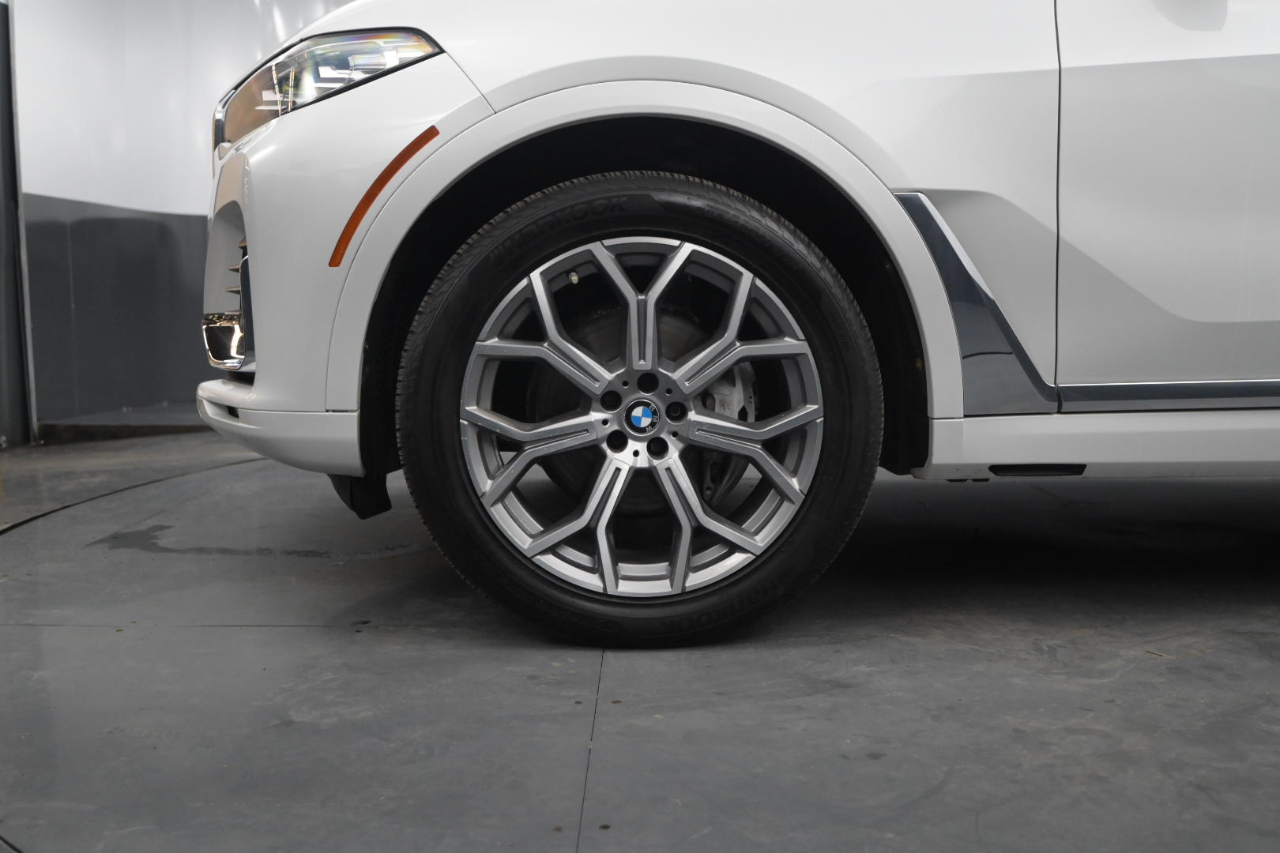 BMW X7 xDrive40i Sports Activity Vehicle 2020