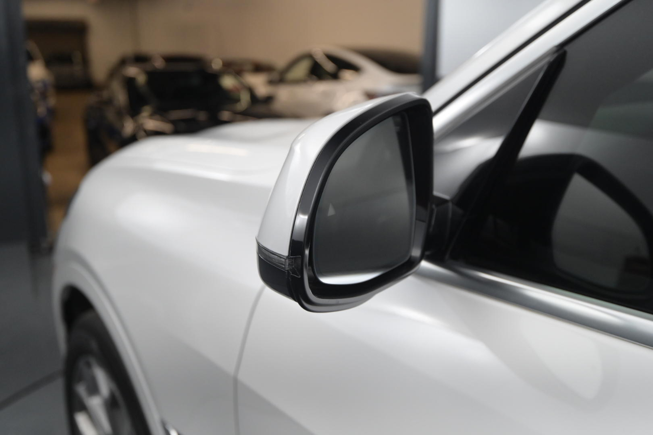 BMW X7 xDrive40i Sports Activity Vehicle 2020