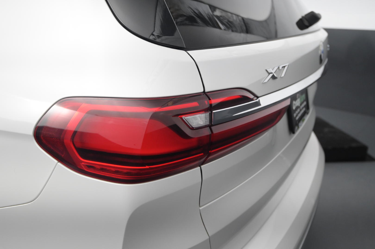 BMW X7 xDrive40i Sports Activity Vehicle 2020