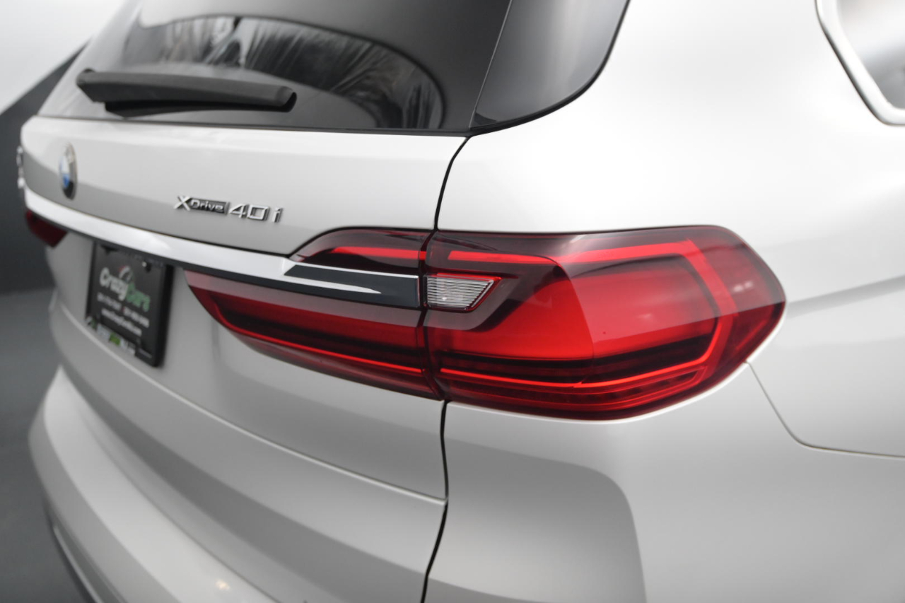 BMW X7 xDrive40i Sports Activity Vehicle 2020