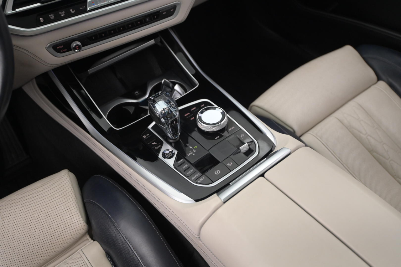 BMW X7 xDrive40i Sports Activity Vehicle 2020