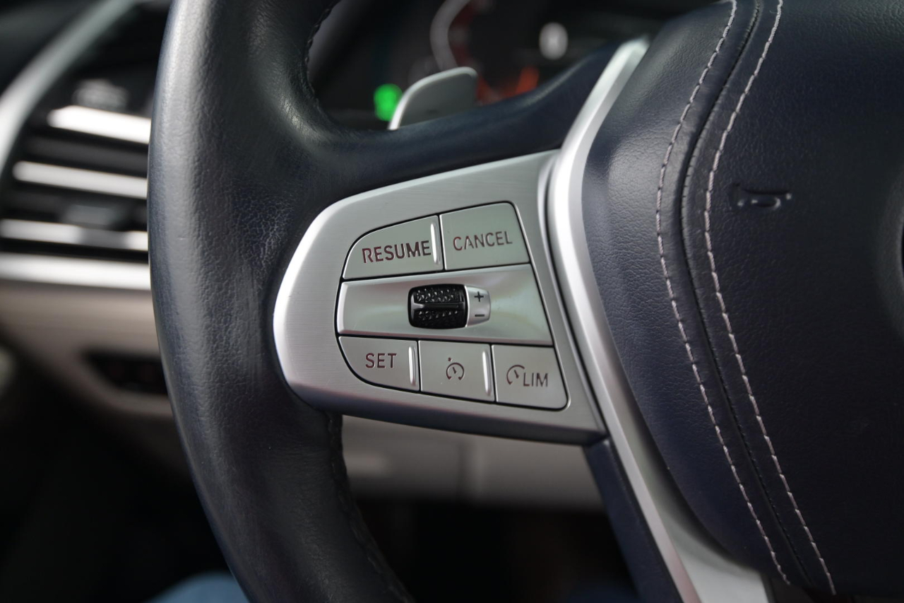 BMW X7 xDrive40i Sports Activity Vehicle 2020