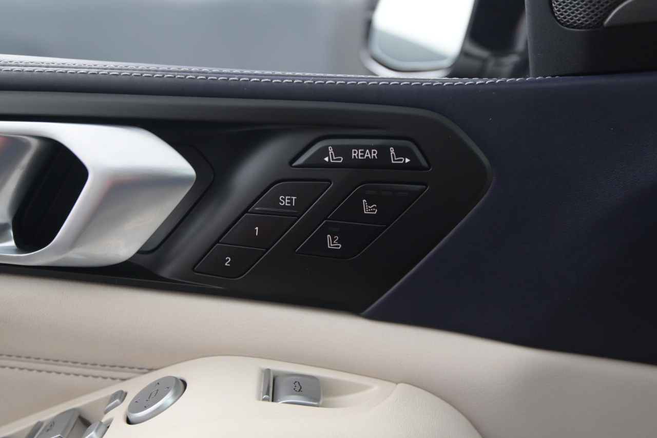 BMW X7 xDrive40i Sports Activity Vehicle 2020