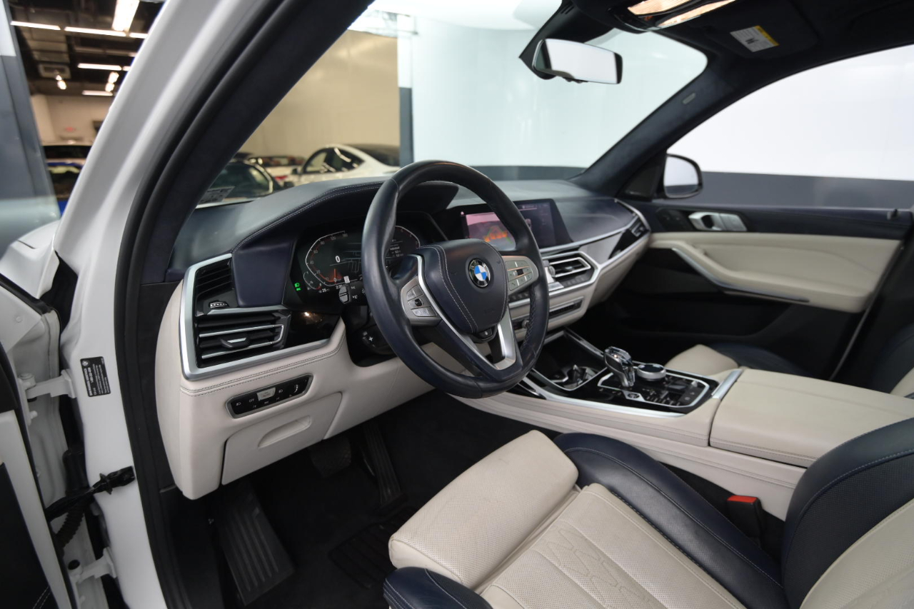 BMW X7 xDrive40i Sports Activity Vehicle 2020