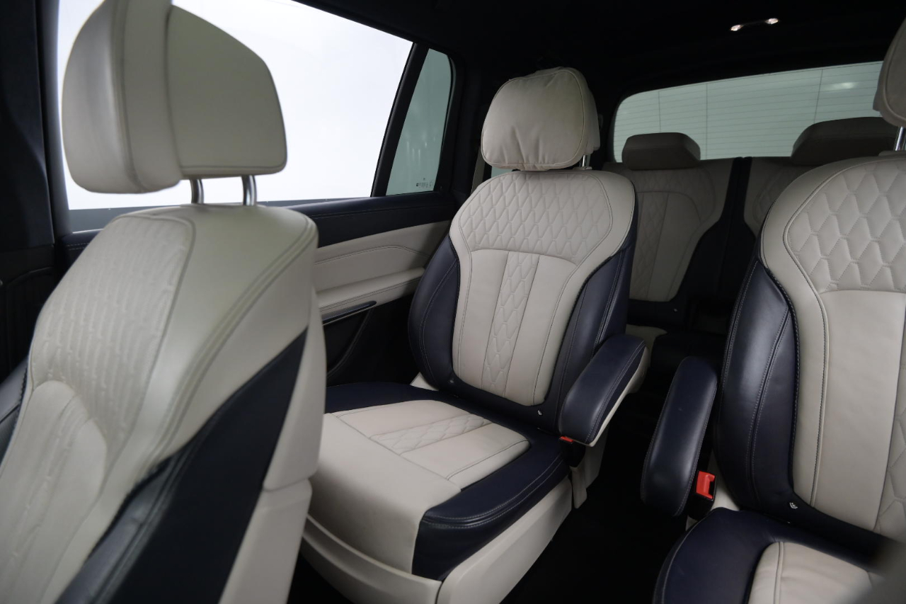 BMW X7 xDrive40i Sports Activity Vehicle 2020