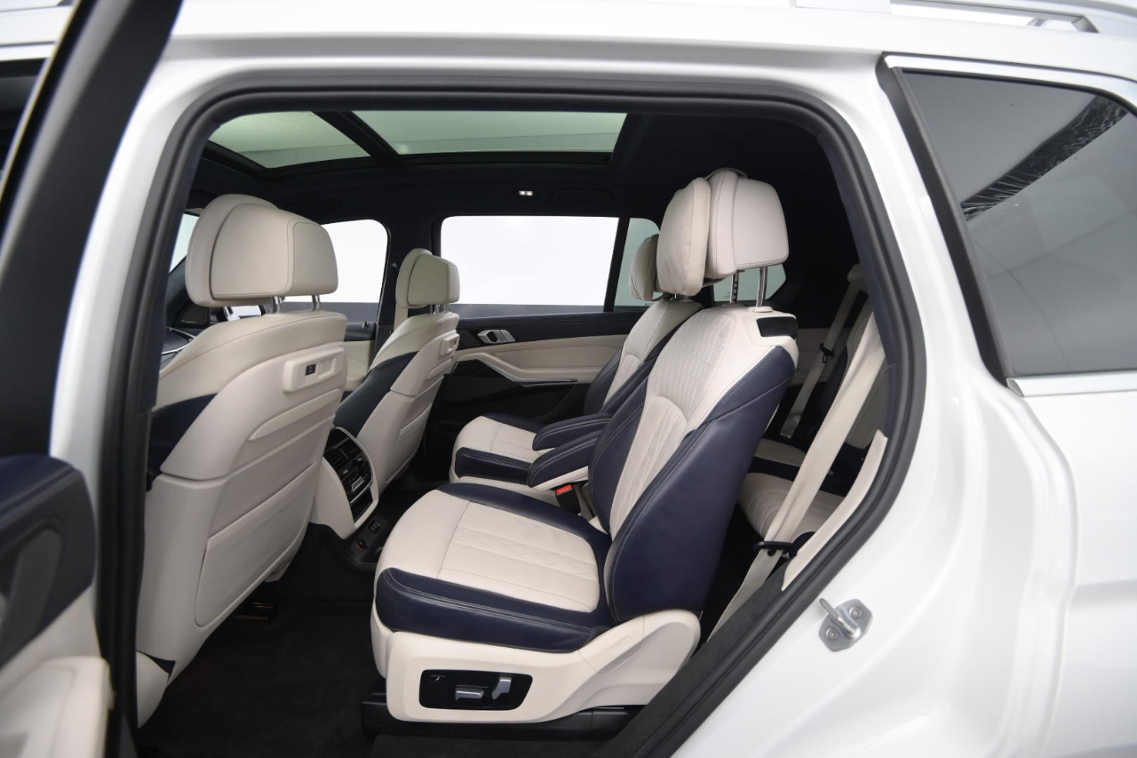 BMW X7 xDrive40i Sports Activity Vehicle 2020