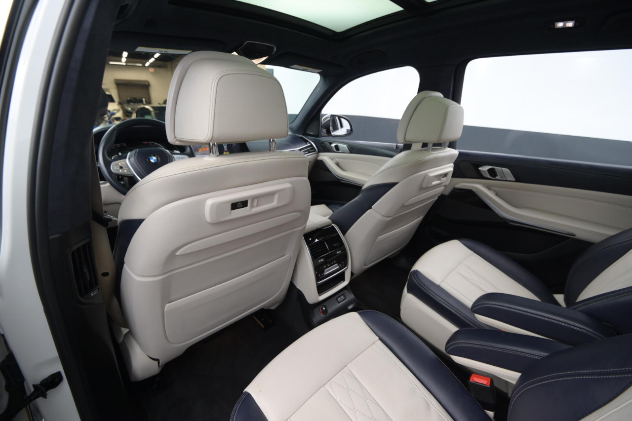 BMW X7 xDrive40i Sports Activity Vehicle 2020