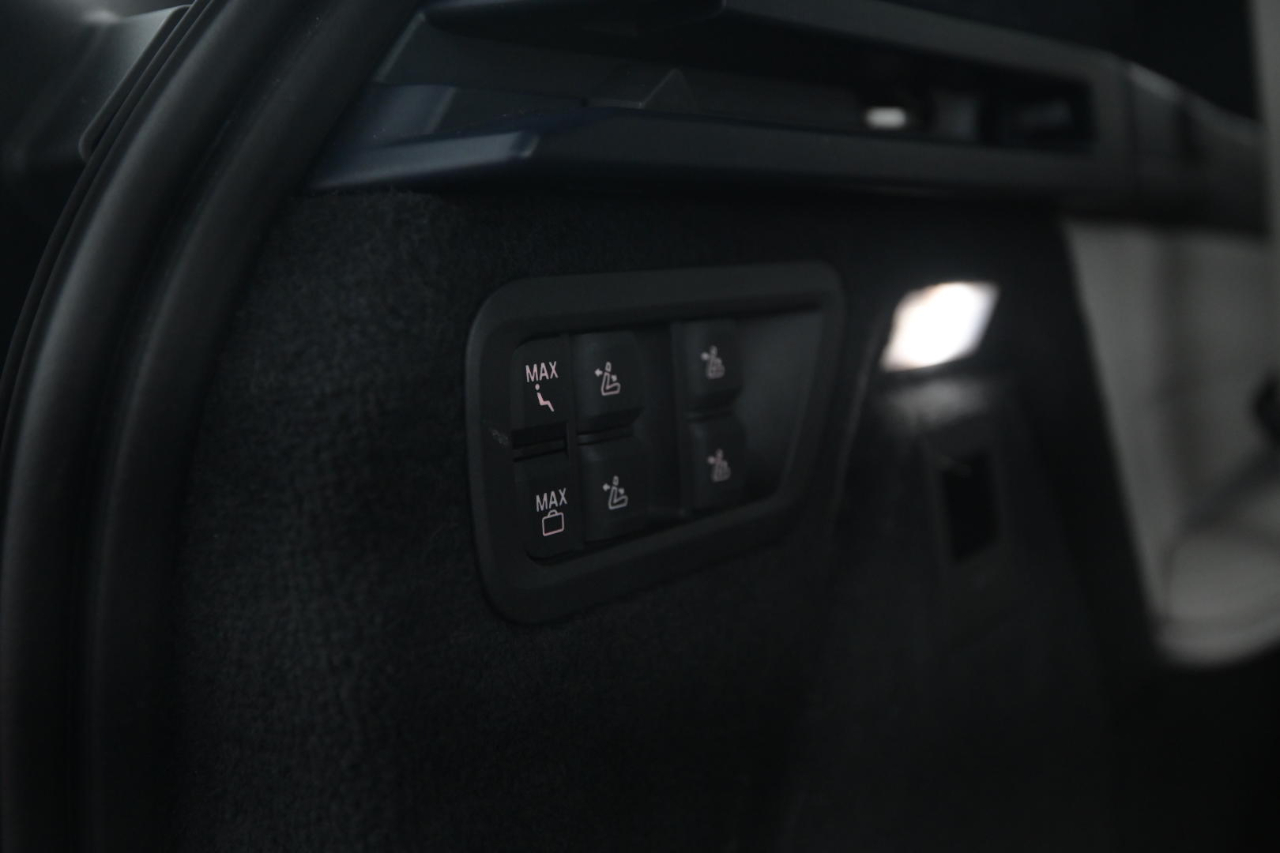 BMW X7 xDrive40i Sports Activity Vehicle 2020