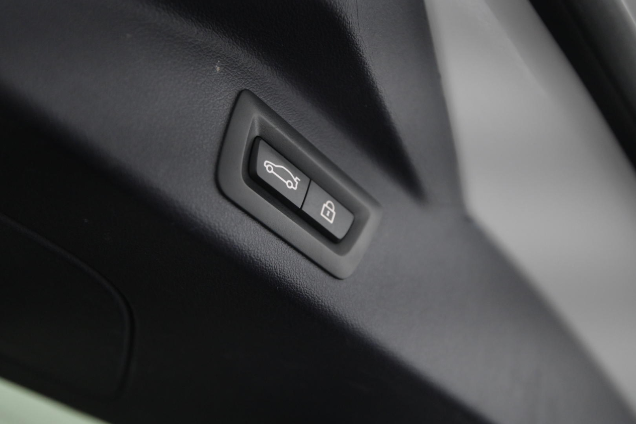 BMW X7 xDrive40i Sports Activity Vehicle 2020