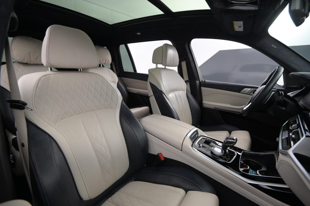 BMW X7 xDrive40i Sports Activity Vehicle 2020