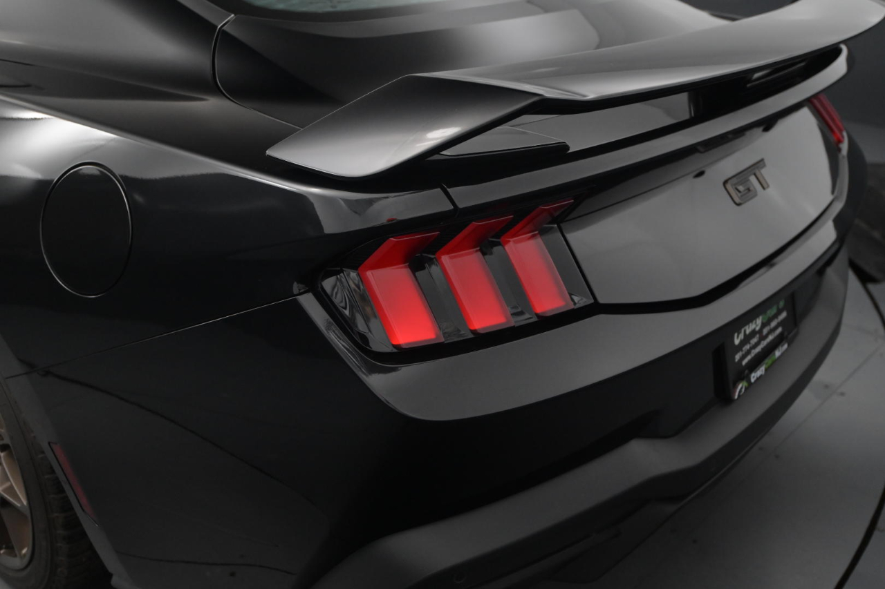 Ford Mustang  2024