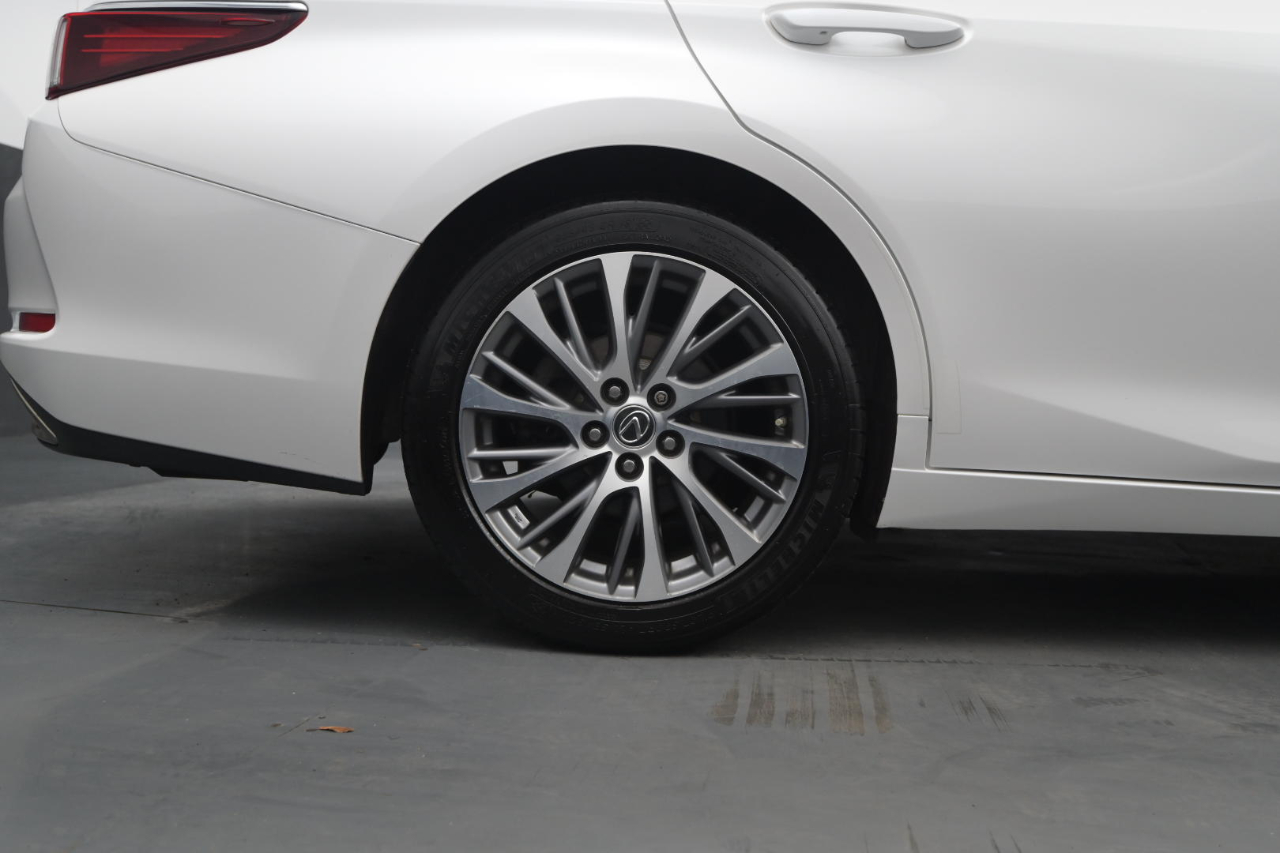 Lexus ES ES 350 FWD 2019