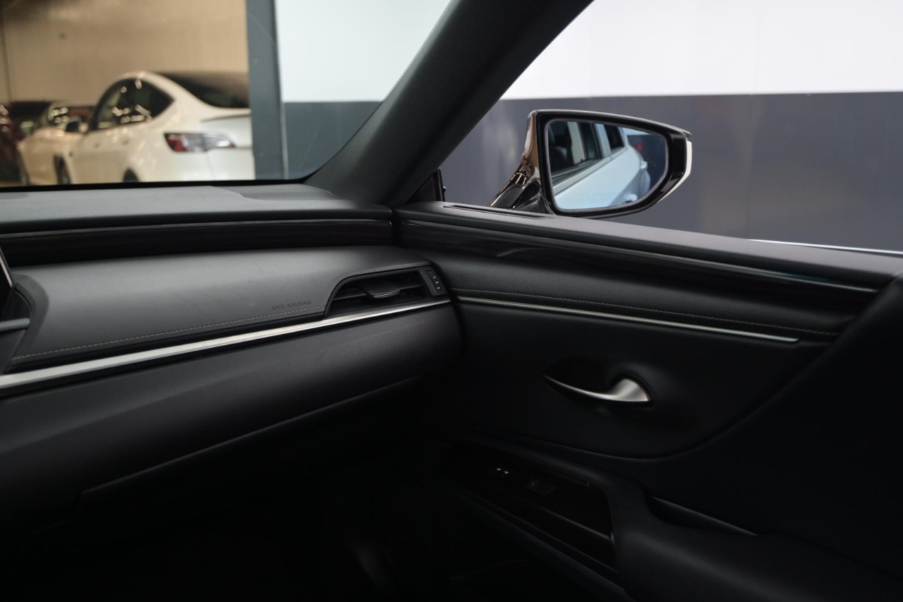 Lexus ES ES 350 FWD 2019