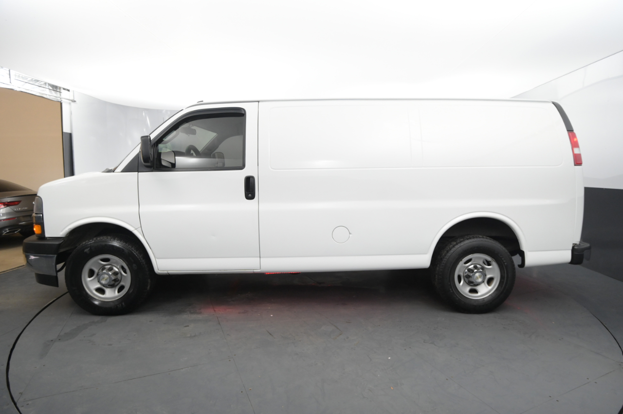 Chevrolet Express Cargo Van RWD 2500 135" 2020