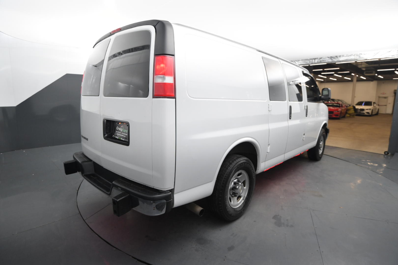 Chevrolet Express Cargo Van RWD 2500 135" 2020