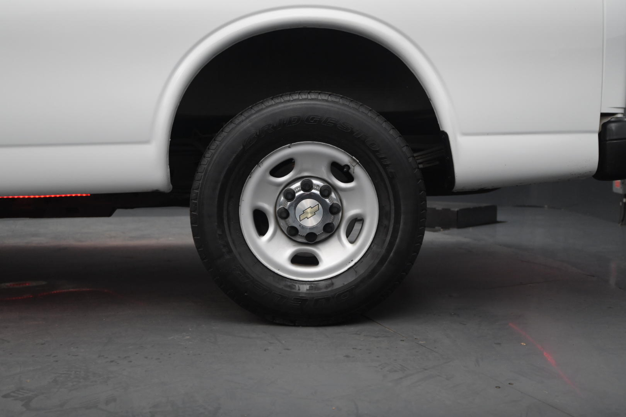 Chevrolet Express Cargo Van RWD 2500 135" 2020