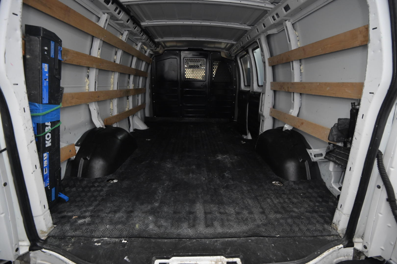 Chevrolet Express Cargo Van RWD 2500 135" 2020