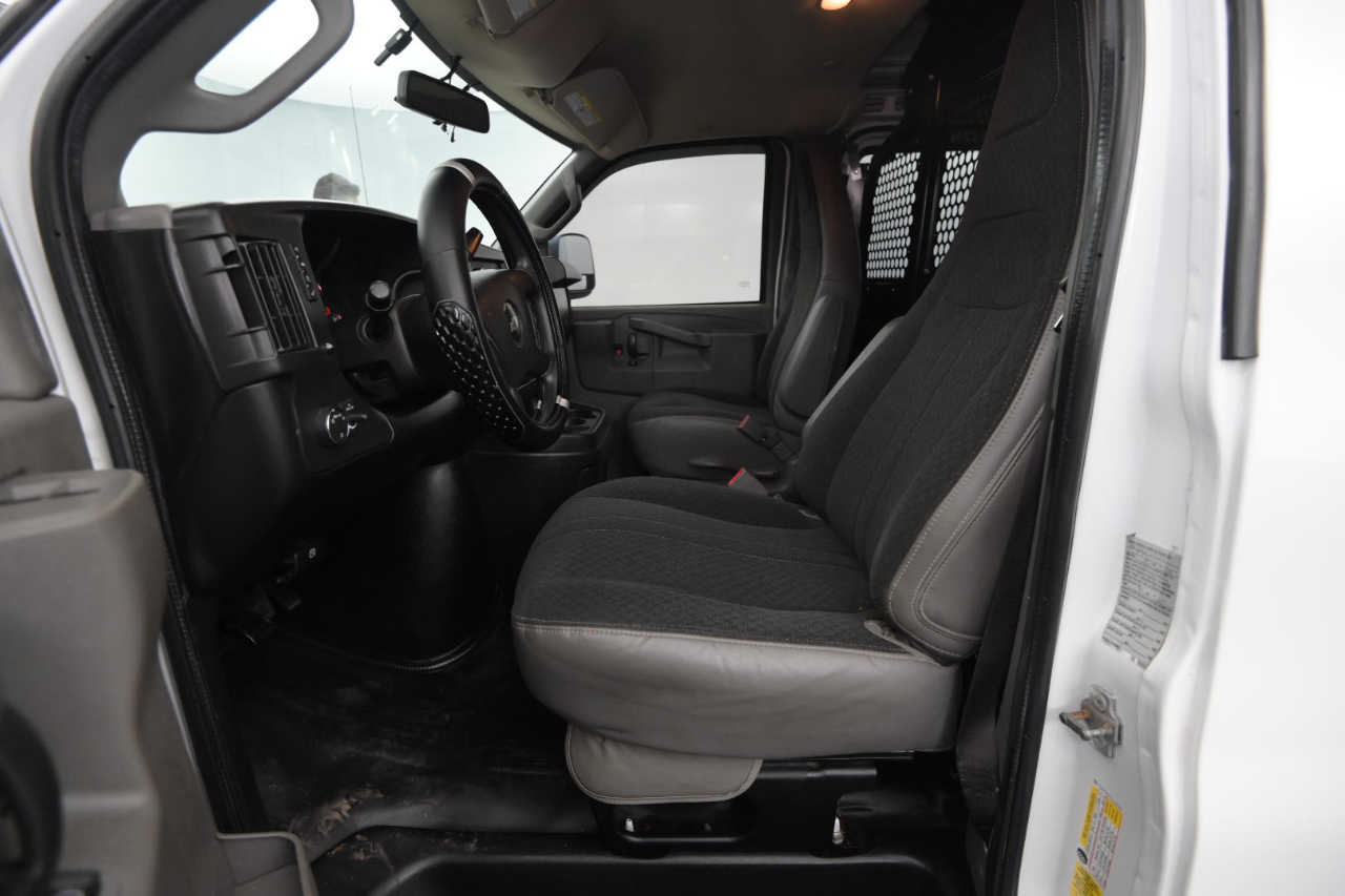 Chevrolet Express Cargo Van RWD 2500 135" 2020