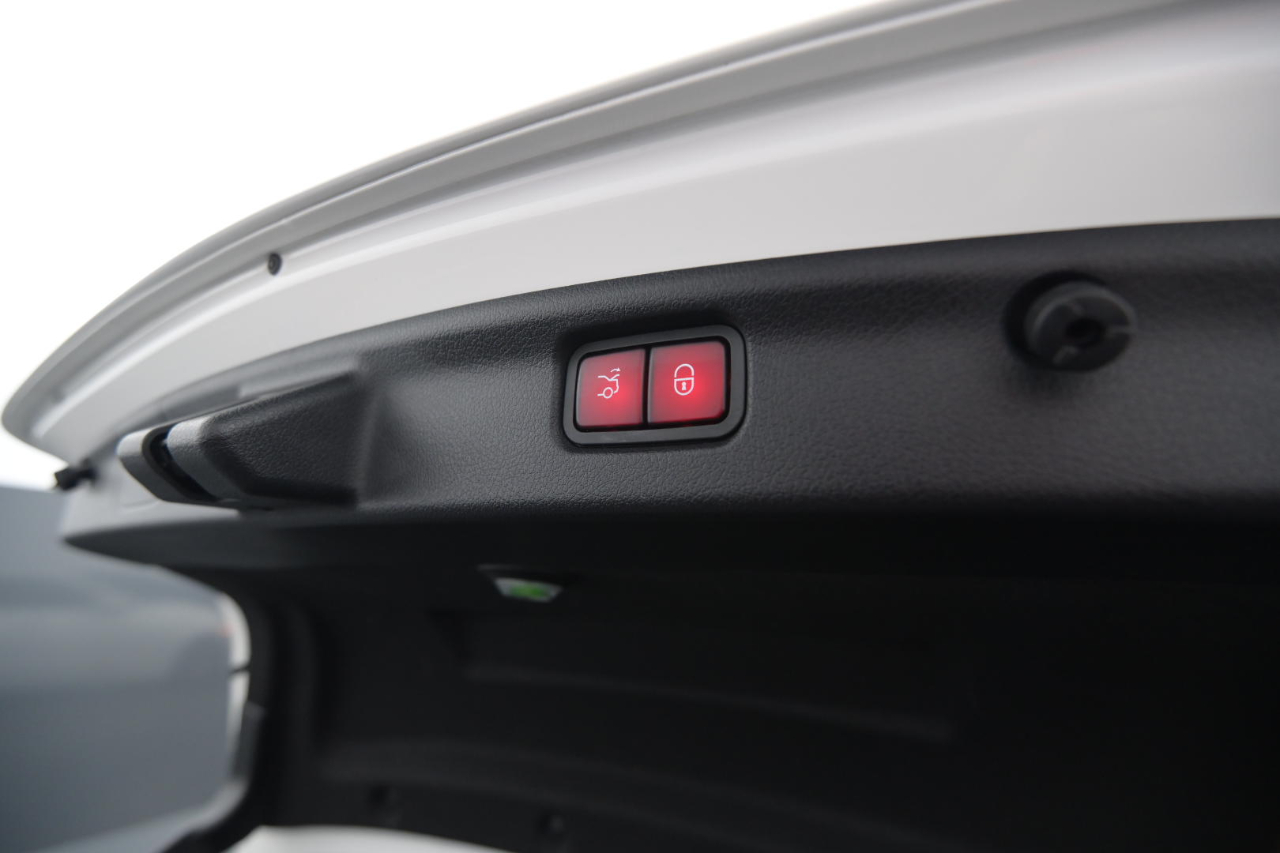 Mercedes-Benz C-Class C 300 4MATIC Sedan 2023