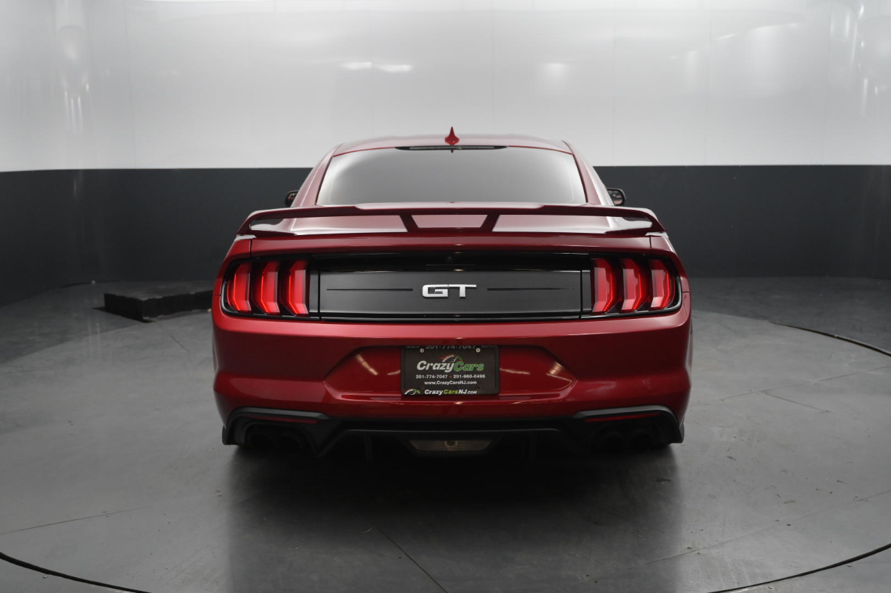 Ford Mustang GT Fastback 2020