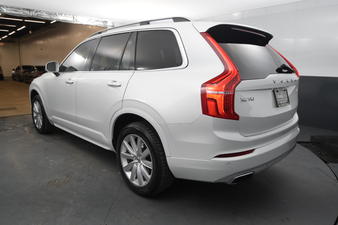 Volvo XC90 T5 AWD 5-Passenger Momentum 2017