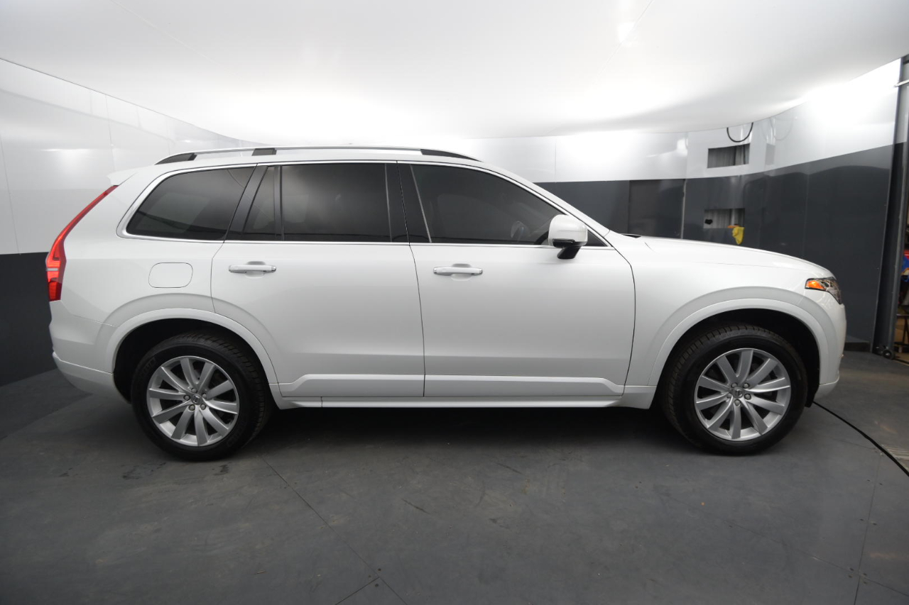 Volvo XC90 T5 AWD 5-Passenger Momentum 2017